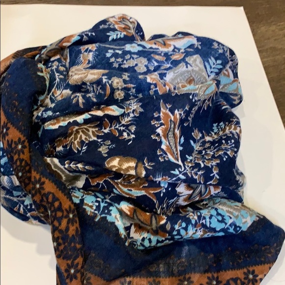 Scarf - Picture 1 of 1